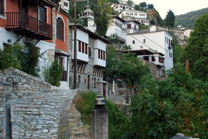 Makrinitsa village
