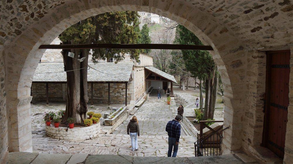 Makrinitsa village